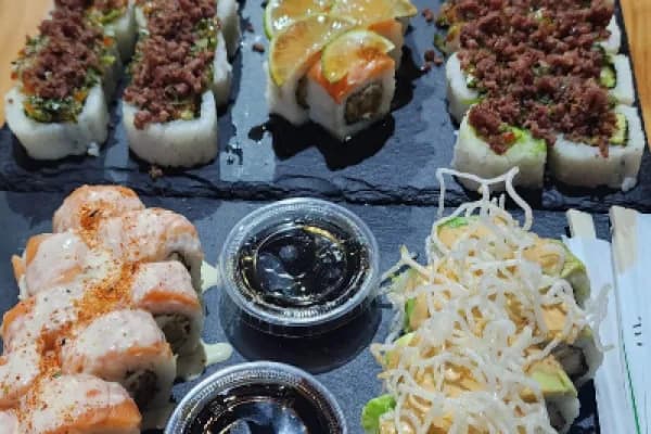 ¡50 piezas del mas rico sushi! No te quedes sin probar estas ricas piezas — Kaito Sushi