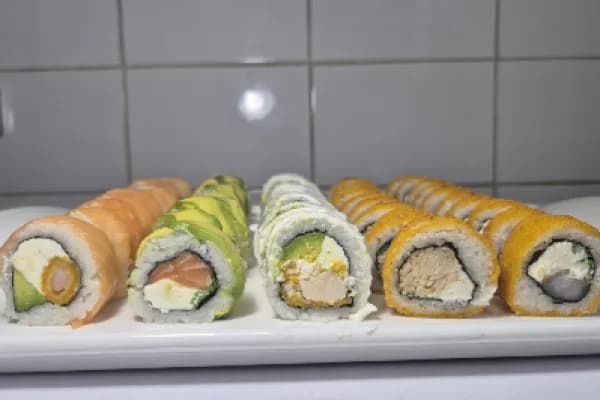 ¡50 piezas del mas rico sushi! No te quedes sin probar estas ricas piezas — Sushi Royle