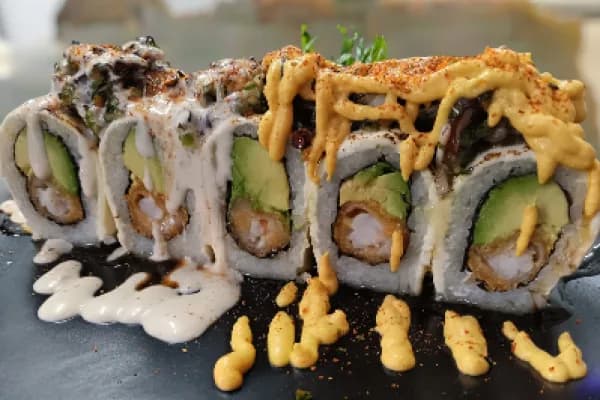 ¡10 piezas del mas rico sushi! No te quedes sin probar estas ricas piezas — Daikichi