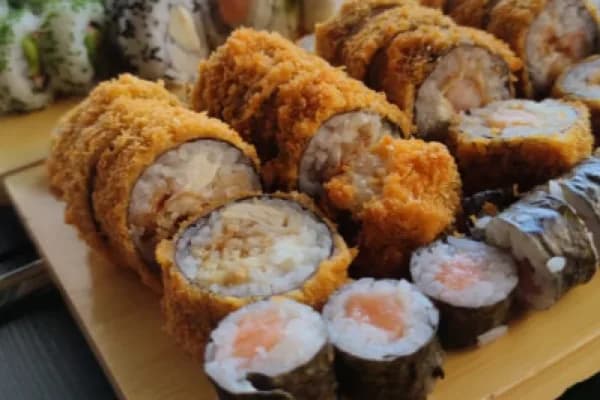 ¿Te lo vas a perder? 70 ricas piezas de sushi en con sabor único — Sushi Naki