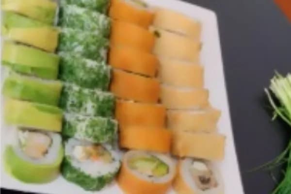 ¡86 piezas del mas rico sushi! No te quedes sin probar estas ricas piezas — Sushi Nan