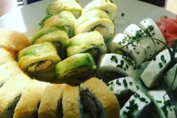¡30 piezas del mas rico sushi! No te quedes sin probar estas ricas piezas — Seishin Sushi