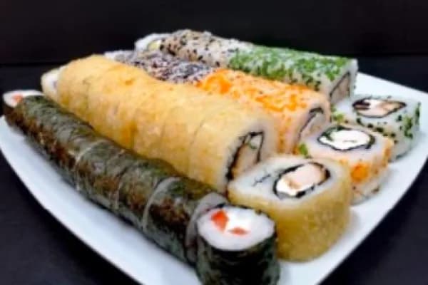 ¡Locura de sabores! RIcas 40 piezas de sushi . Imperdible descuento — Barranco Sushi