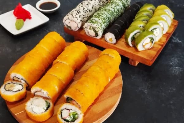 ¡Deliciosas piezas de sushi a precio especial! — Fuji Sushi
