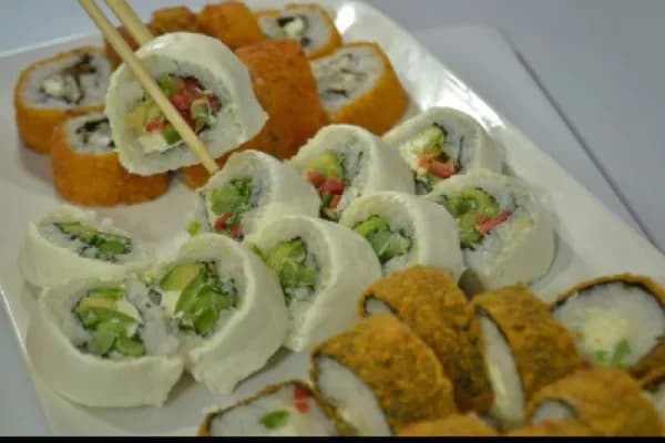 ¡90 bocados de sushi! Rico e increíble cupón que con un sabor único — Sushi Koi Ñuñoa