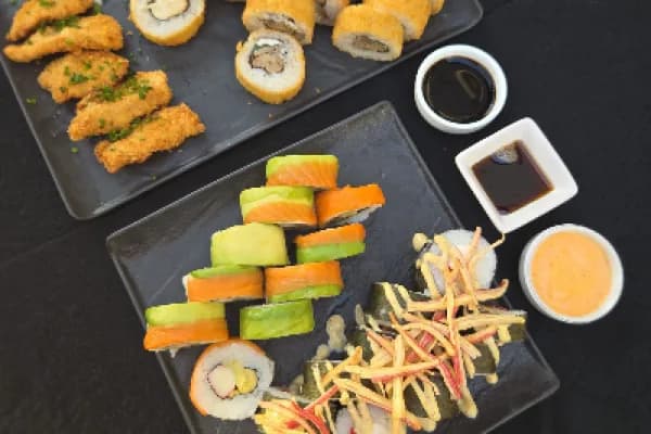¡NUEVO y exquisito cupón! 49 piezas de sushi para compartir — Sushi BigBang!