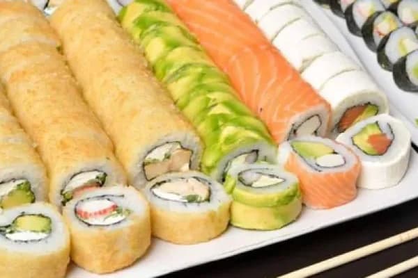 ¡Locura de sabores! RIcas 70 piezas de sushi . Imperdible descuento — Sugoy Sushi