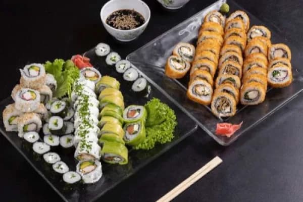 ¡Que suenen esos palillos! 60 piezas de sushi VIP — Sushi Libertad Poked