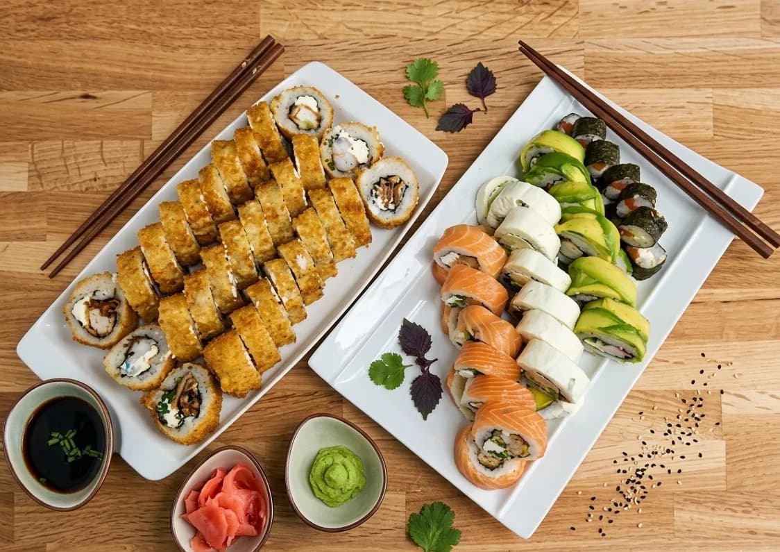 ¡Locura de sabores! RIcas 70 piezas de sushi . Imperdible descuento — Giro Sushi