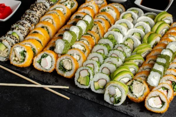 ¡100 bocados de sushi! Rico e increíble cupón que con un sabor único — SushisHots