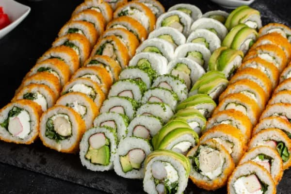 ¡MIx de 70 piezas! variedad de sabores y un exclusivo sabor — SushisHots
