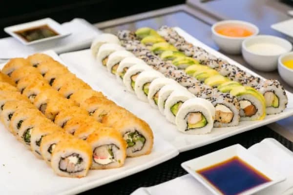Disfrutas estas 70 piezas de selección que Maki Sushi Delivery tiene para ti — Maki Sushi