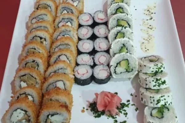 ¡Locura de sabores! RIcas 80 piezas de sushi . Imperdible descuento — Ta Lico Sushi