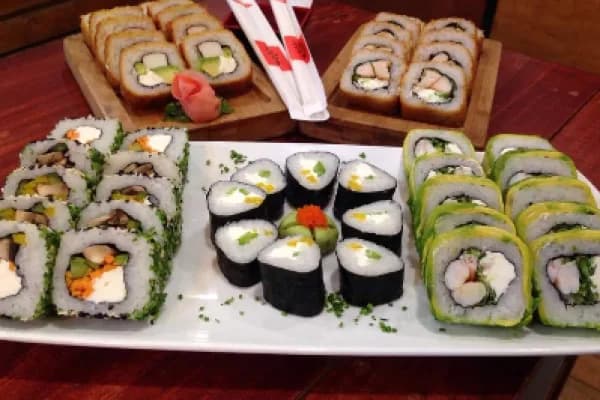 ¡100 piezas del mas rico sushi! No te quedes sin probar estas ricas piezas — Sushiquitos